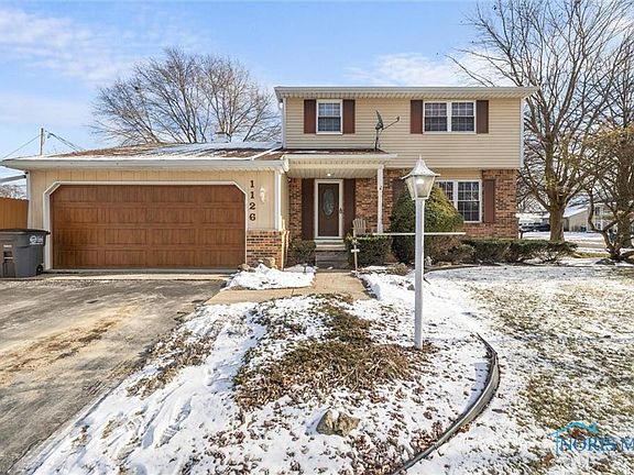 3rd image of 1126 Bedford Woods Dr