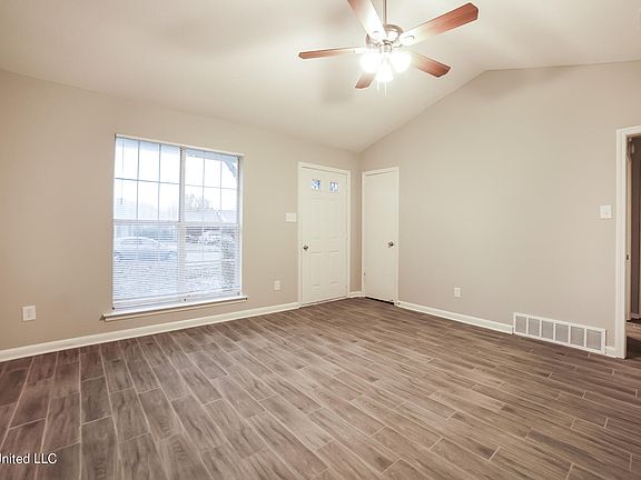 2nd image of 3805 Ivanhoe Dr