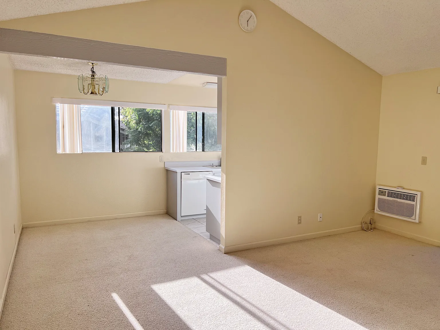 222 Springview — Photo 3