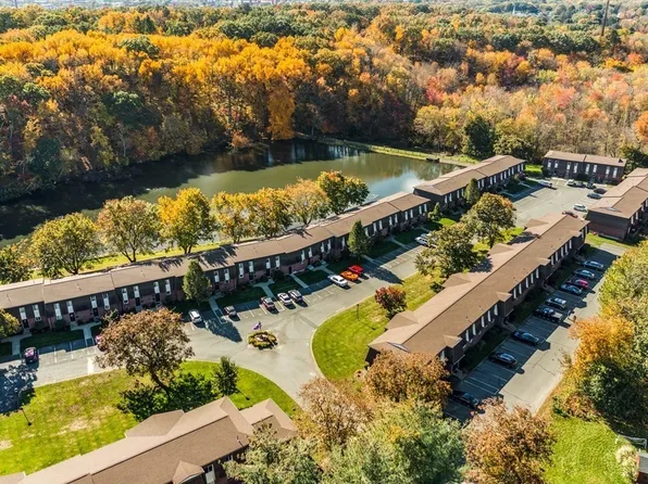 39-39C Hillcrest Park, South Hadley, MA 01075