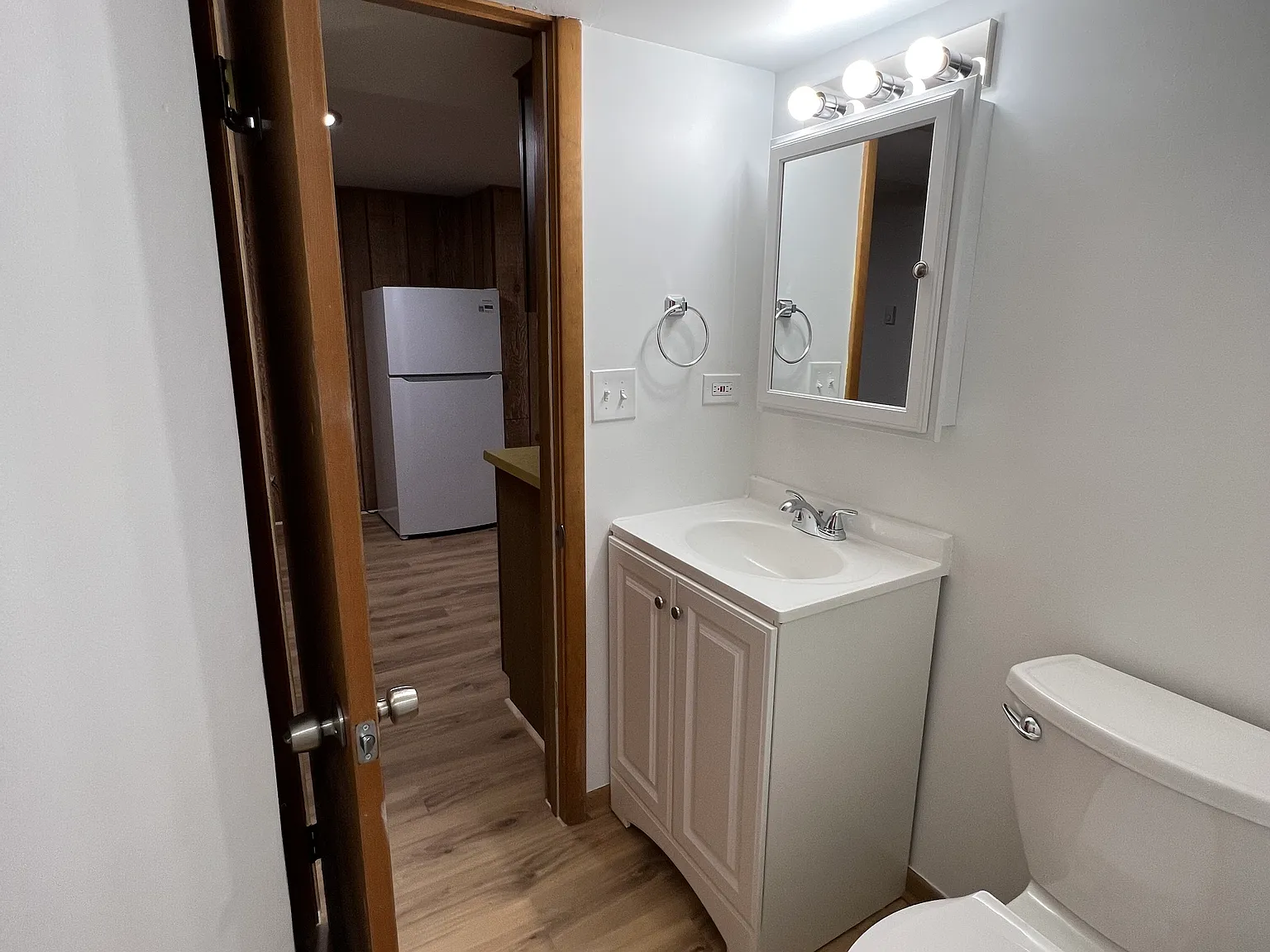 1 bed, 1000 sqft, $1,375 — Photo 3