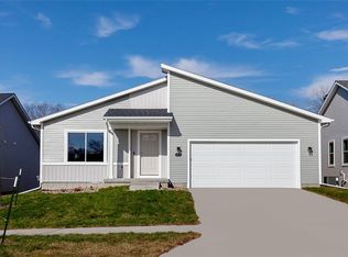 4426 Honey Bee Rdg, Des Moines, IA 50317