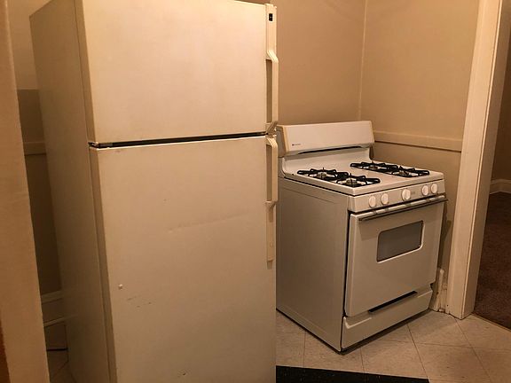 2nd image of 2089 Marlowe Ave