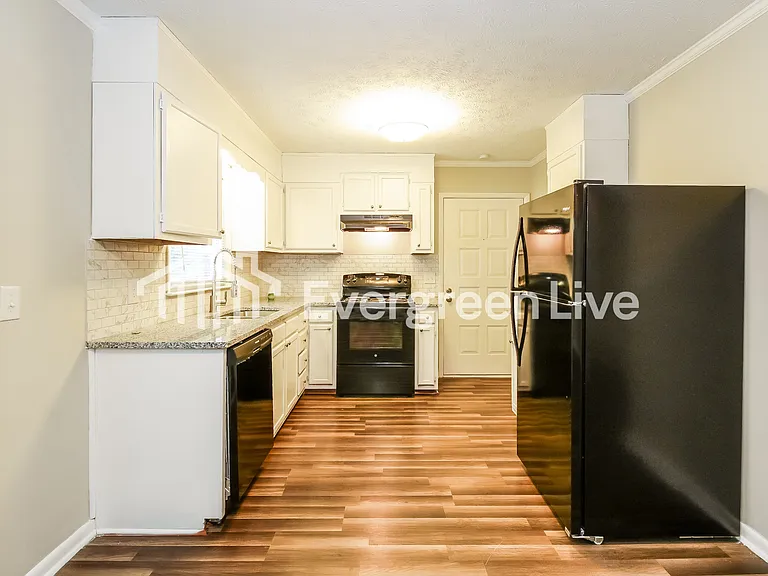 740 Motor Rd — Photo 7