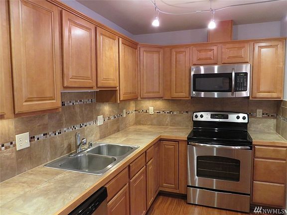 3rd image of 13405 97th Ave E Unit 102