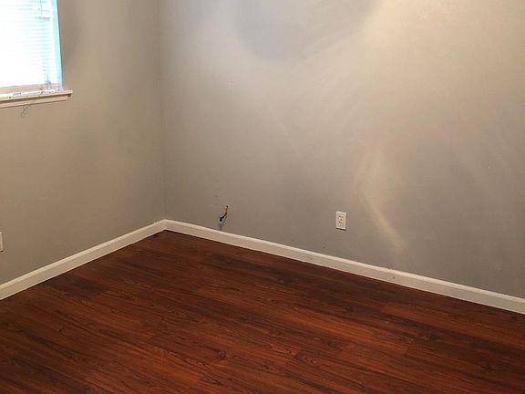 5th image of 920 Acadia Dr