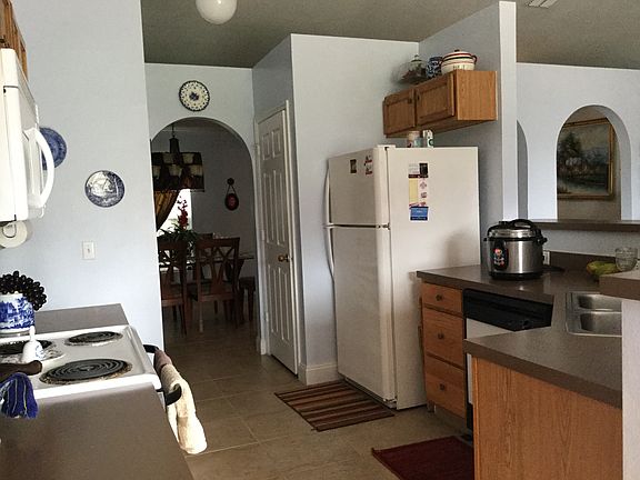 5th image of 233 Bedford Dr