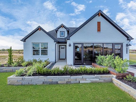 2nd image of 4926 Arvida Lane