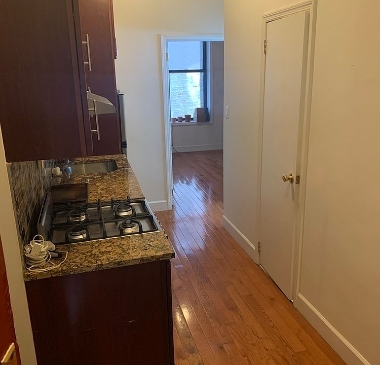 1st image of 11 Stanton St #2C19