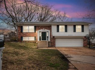 309 Wembley Ln, Ballwin, MO 63021