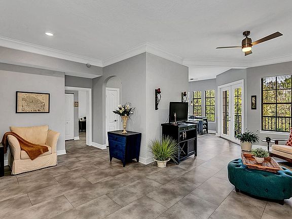 4th image of 501 Mirasol Cir APT 405