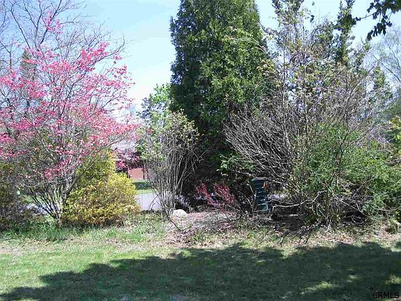 4th image of 242 Woodscape Dr