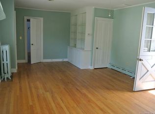 100 E Main St APT D, Clinton, CT 06413