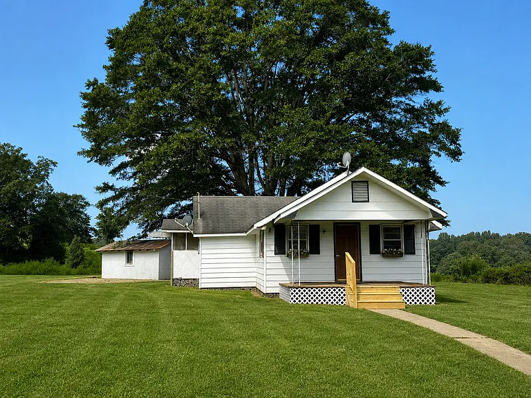 3496 Douglas Hyatt Rd — Photo 1