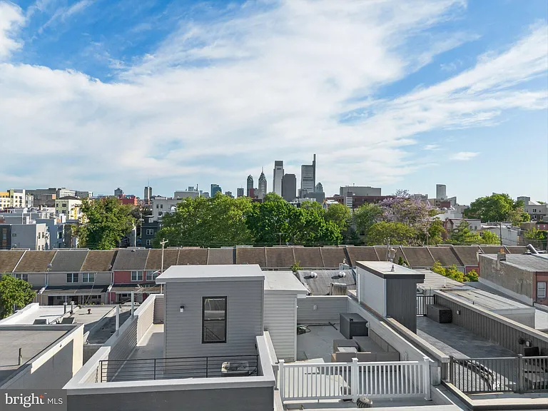1528 W Seybert St — Photo 44