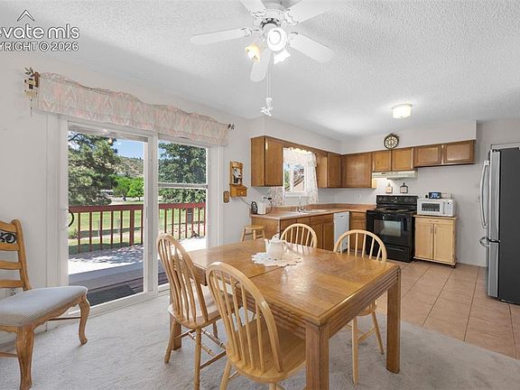 5th image of 1192 Applewood Dr