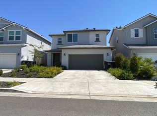 1005 W Sedona Ave, Visalia, CA 93291