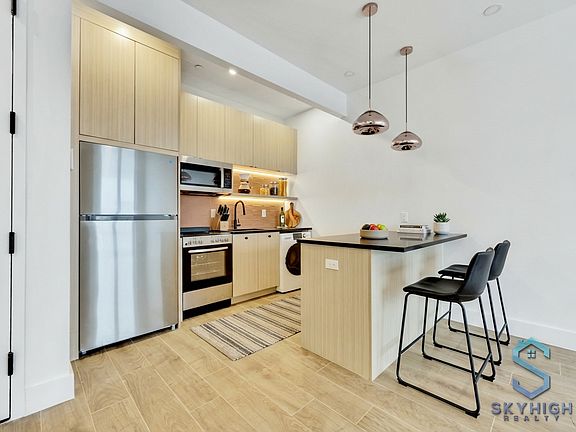 2nd image of 1698 Pacific St #2AA