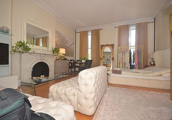 4th image of 26 W 10th St APT 3A