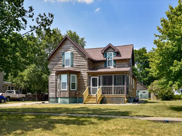 355 W Franklin St, Paxton, IL 60957