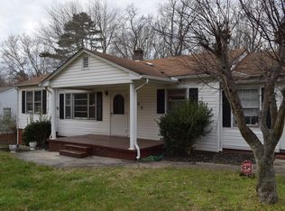1209 Rosetta Ln, Winston Salem, NC 27105