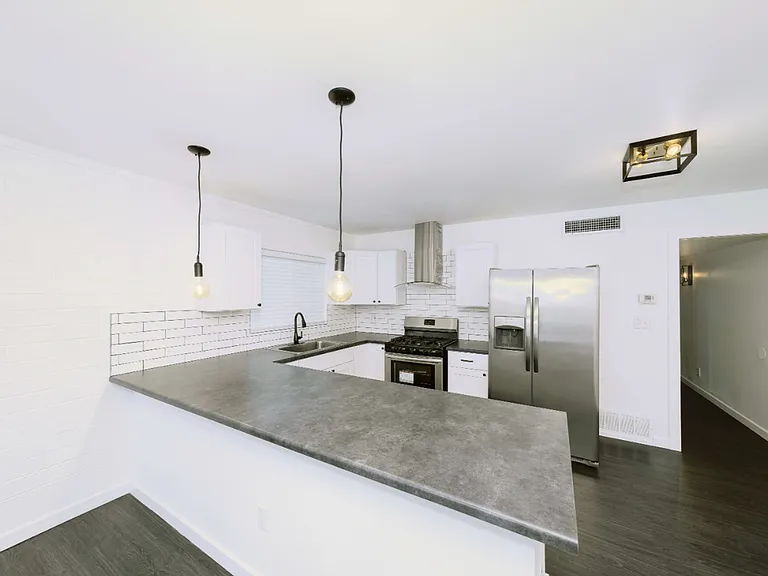 Boho On 40th Street Apartments — Photo 11