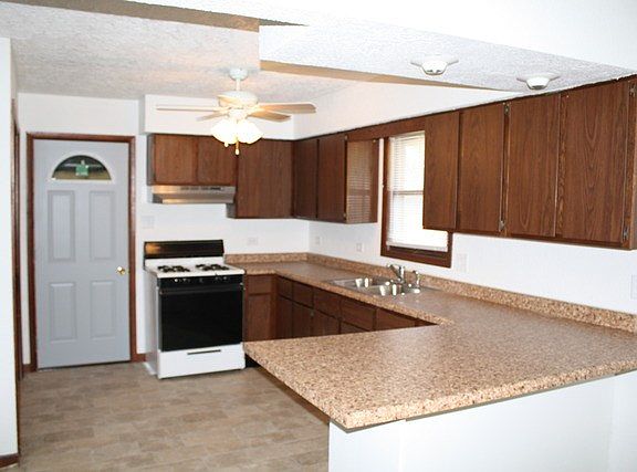 3rd image of 600 S Di Paolo Dr APT B