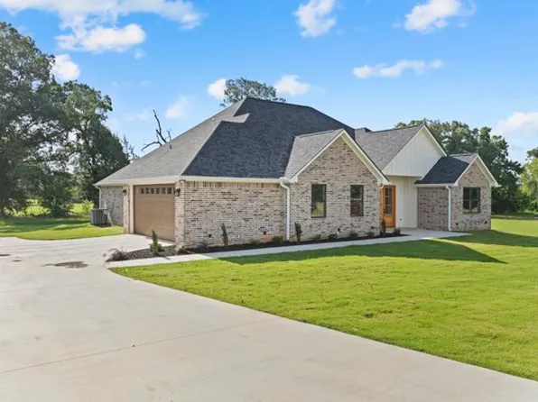 13830 Cedar Hill Cir, Tyler, TX 75703