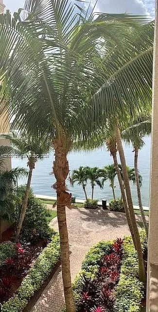 Porto Bellagio Condo — Photo 2