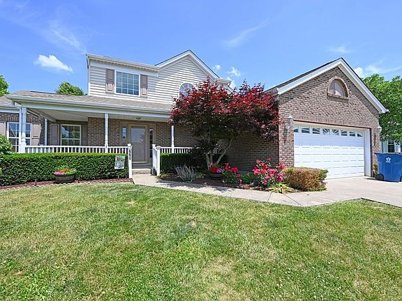 2nd image of 660 E Lake Ln
