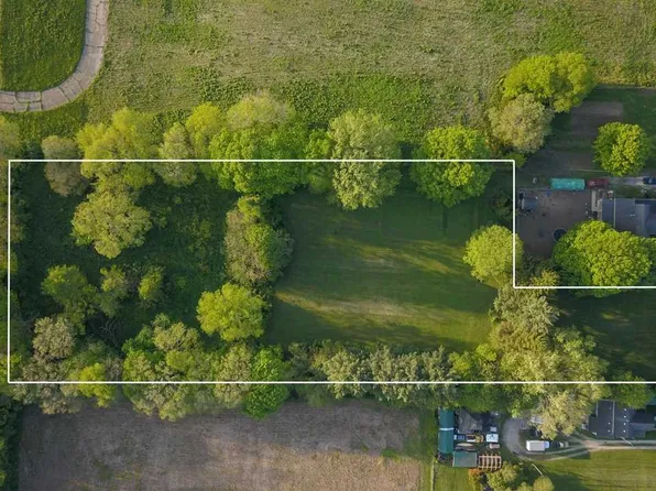 Fiant St, Connersville, IN 47331