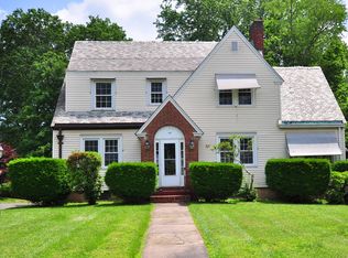 48 Arnoldale Rd, West Hartford, CT 06119