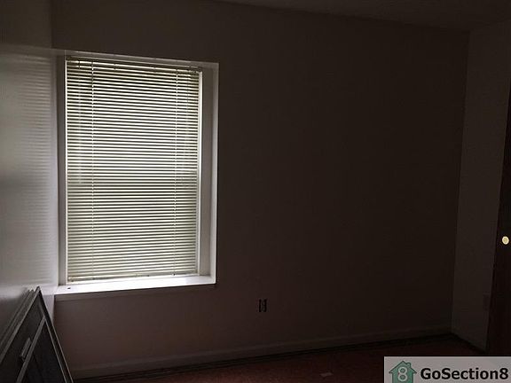 5th image of 2523 N Parker Ave