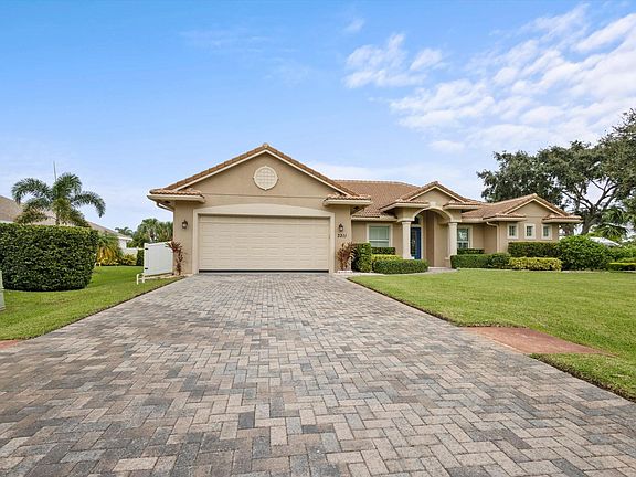 5th image of 3211 SE River Vista Drive