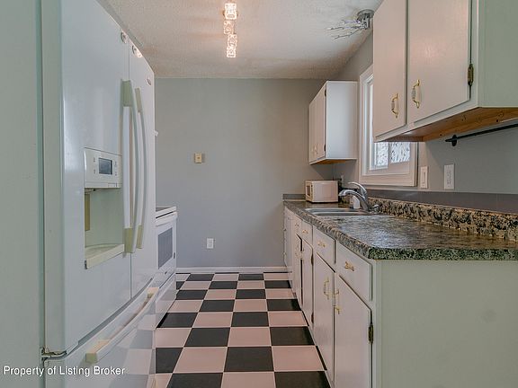 5th image of 607 W Main Ave