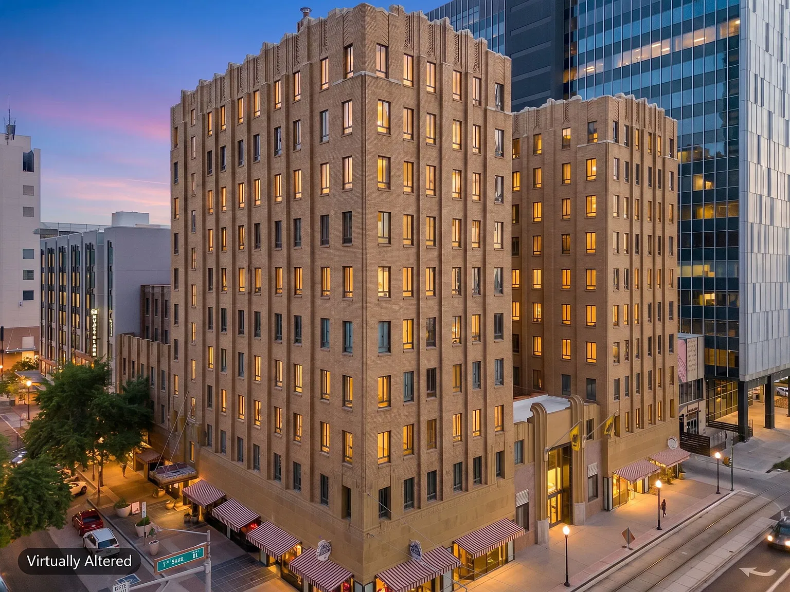 114 W Adams St — Photo 2
