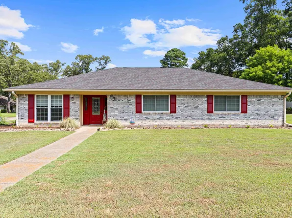 1016 Camellia St, Gilmer, TX 75644