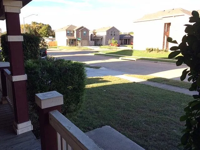 Front Yard View - 753 River Hill Ln