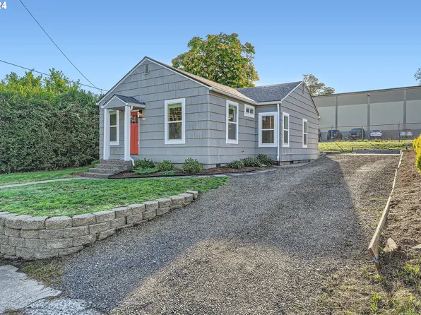 923 NW Greeley St, Camas, WA 98607