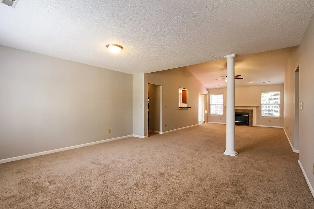 3 bed, 2.0 bath, 1904 sqft, $2,680 — Photo 3