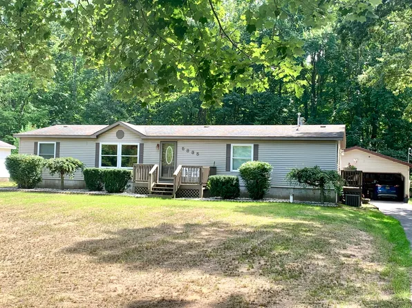5835 W Dewey Rd, Ludington, MI 49431