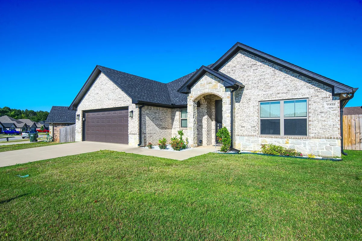 Building Photo - 11432 Lindsey Garden Dr
