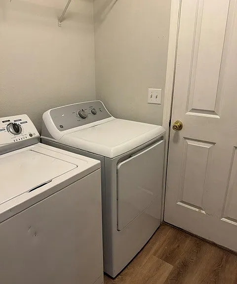 320 S Holly St — Photo 14