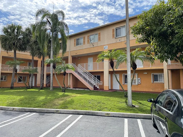 6225 SW Kendale Lakes Cir #258 — Photo 1