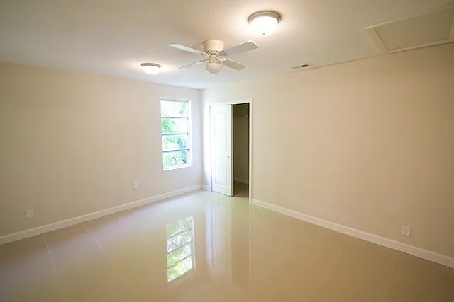 336 SE Tranquilla Ave — Photo 7