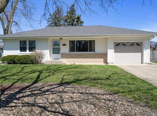 304 E 7th St, Gridley, IL 61744