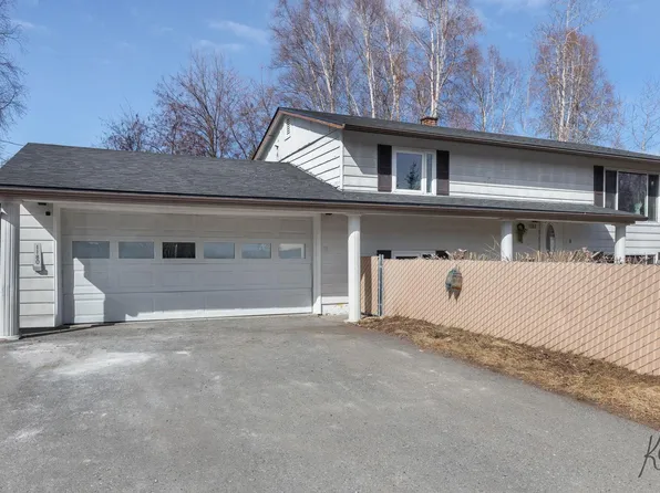 1180 Gregory St, Fairbanks, AK 99709