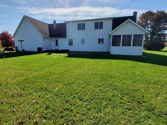 3rd image of 153 E Kercher Ave