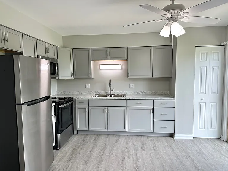 2030 Kevin Dr — Photo 2