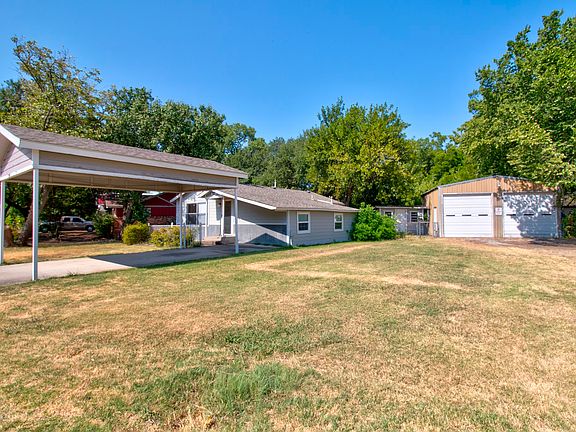2nd image of 111 Faye Cir